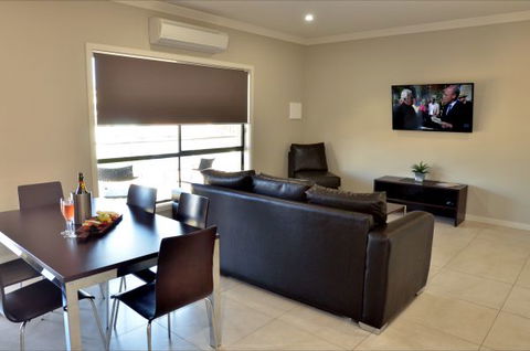 Renmark Holiday Apartments - Darwin Tourism 5
