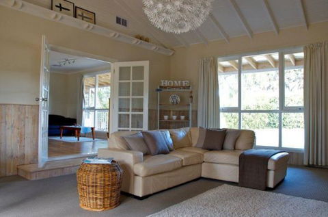 Sweetman Cottage - Darwin Tourism 1