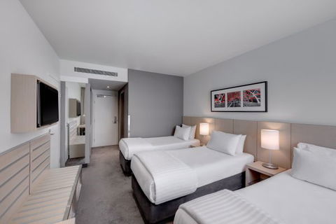 Travelodge Hotel Melbourne Docklands - Darwin Tourism 2
