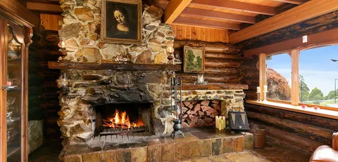 Eagles Nest Luxury Mountain Retreat - Darwin Tourism 3