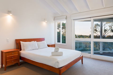 Eagle Heights - Darwin Tourism 8