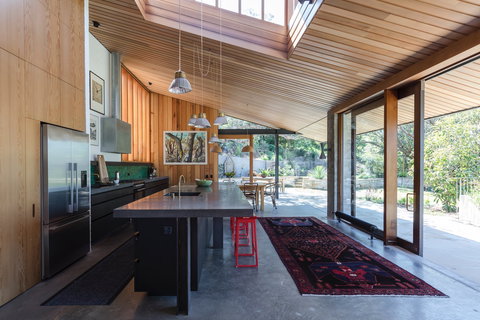 Gordon's Bay Retreat - Darwin Tourism 0