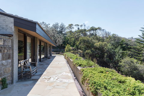 Gordon's Bay Retreat - Darwin Tourism 2