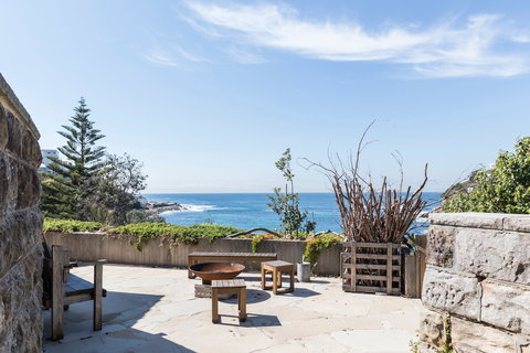 Gordon's Bay Retreat - Darwin Tourism 5