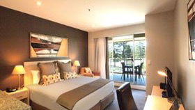 Oaks Plaza Pier Hotel - Darwin Tourism 0