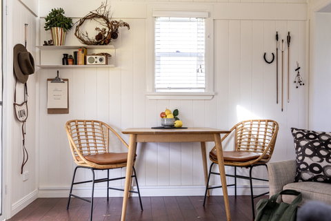 Old Schoolhouse Milton - Darwin Tourism 2