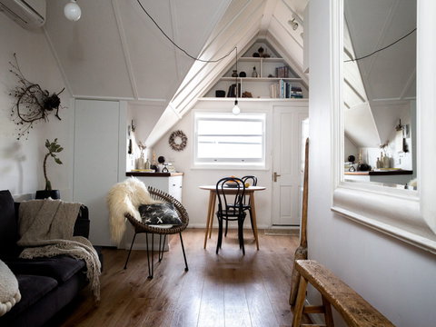 Old Schoolhouse Milton - Darwin Tourism 7