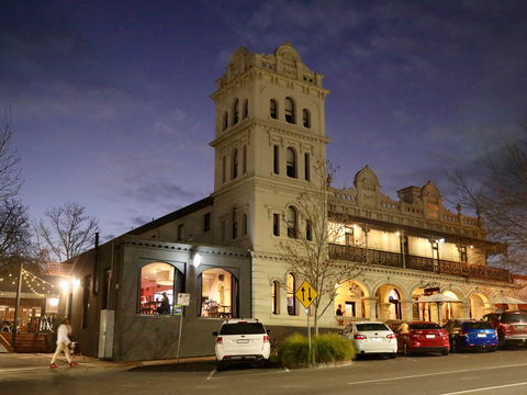 Yarra Valley Grand Hotel - Darwin Tourism 0