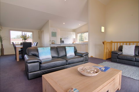 Beach Holiday Unit - Darwin Tourism 1