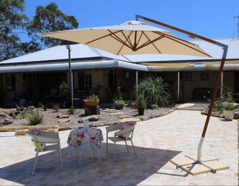 BellbirdHill Bed And Breakfast - Darwin Tourism 3
