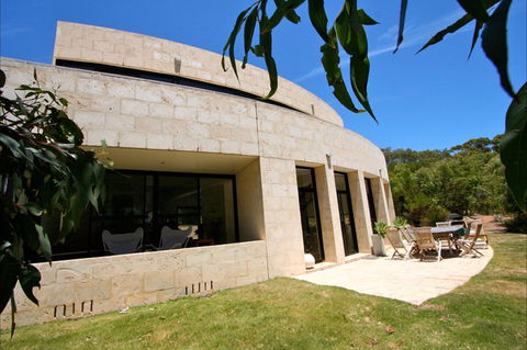 The Summer House - Darwin Tourism 0