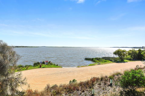 25 Captain Sturt Parade - Hindmarsh Island - Darwin Tourism 1