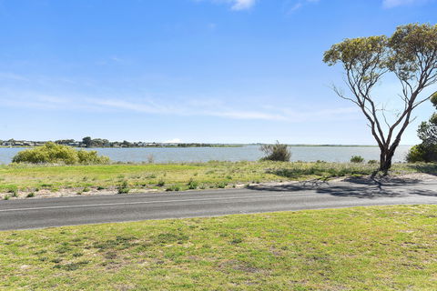 25 Captain Sturt Parade - Hindmarsh Island - Darwin Tourism 2