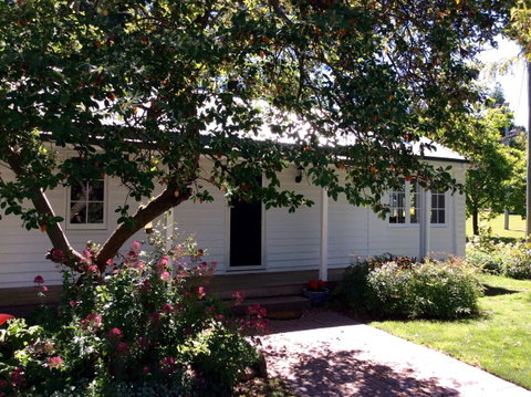 Cairnie Country Cottage - Darwin Tourism 0