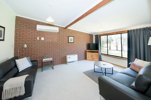 Murray Bank Holiday Units - Darwin Tourism 1