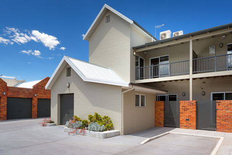 The Waterstreet Apartment - Darwin Tourism 1