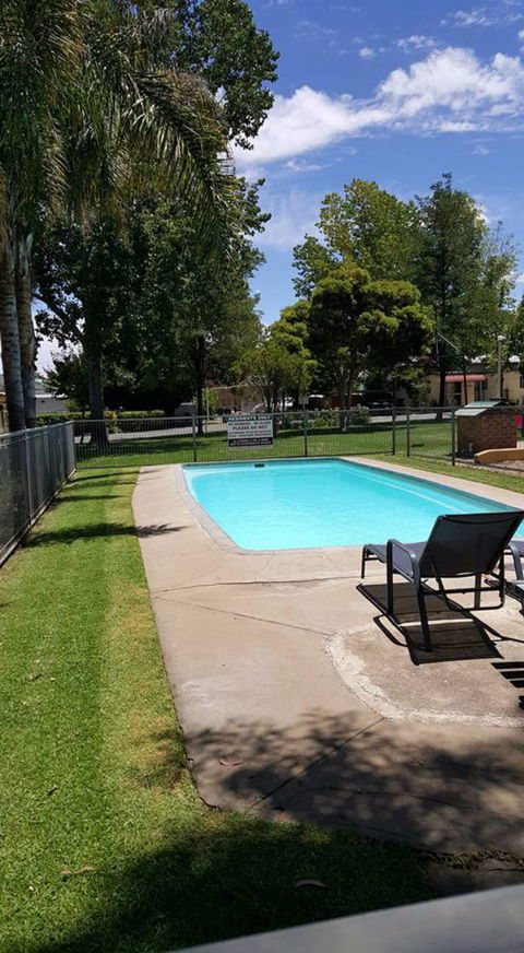 Young Caravan Tourist Park - Darwin Tourism 1