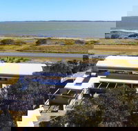 Coorong Aurora - Breathtaking Waterfront Escape - Darwin Tourism