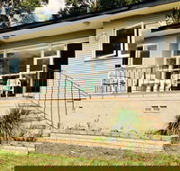 Cosy Seaside Cottage - Darwin Tourism