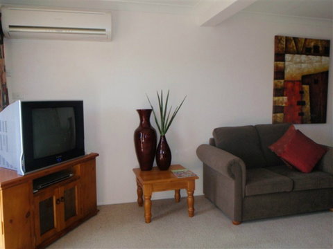 Glenmore Lodge - Darwin Tourism 0