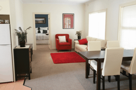 Off Mountain Accommodation - Darwin Tourism
