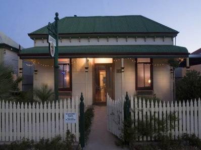Emaroo Cottages - Darwin Tourism 0