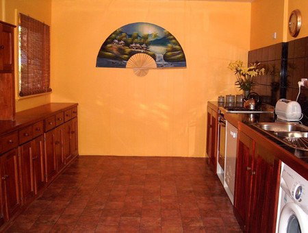 Golden Hearth Cottages - Darwin Tourism 2
