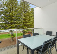 24 The Breeze - Sea Views Right in the Heart of Victor Harbor - Darwin Tourism