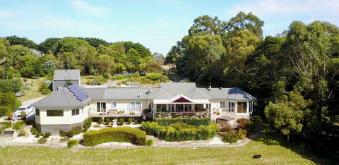 Llarrinda Bed & Breakfast - Darwin Tourism 0