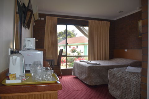 Mount Barker Valley Views Motel And Chalets - Darwin Tourism 0