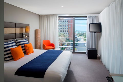 Novotel Newcastle Beach - Darwin Tourism 0