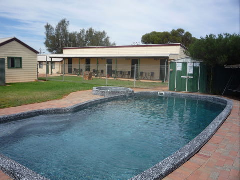 Nuttbush Retreat - Darwin Tourism 0