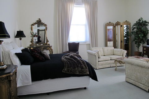 Stanley Grammar Country House - Darwin Tourism 1