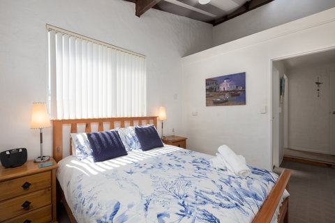 Absolute Oceanfront Cottage - Darwin Tourism 1