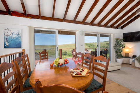 Absolute Oceanfront Cottage - Darwin Tourism 2