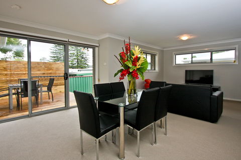 Cardiff Executive Apartments - Darwin Tourism 1