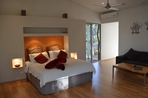 Hidden Valley Forest Retreat - Darwin Tourism 2