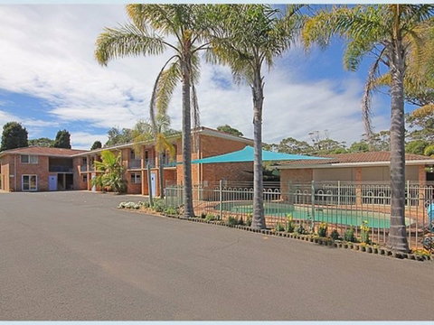 The Lodge Broulee - Darwin Tourism 1