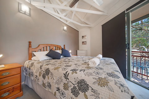 16 Point Lookout Beach Resort - Darwin Tourism 1