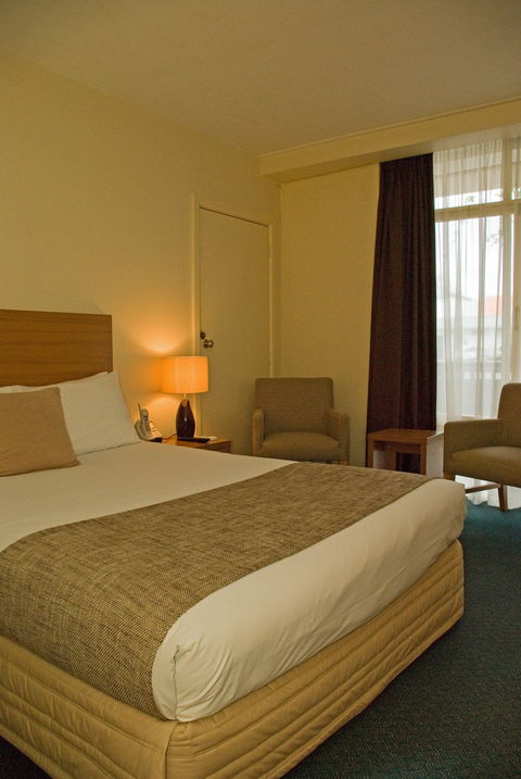Admiralty Inn - Darwin Tourism 2