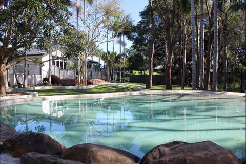 Away On Belongil Fields - Darwin Tourism 0