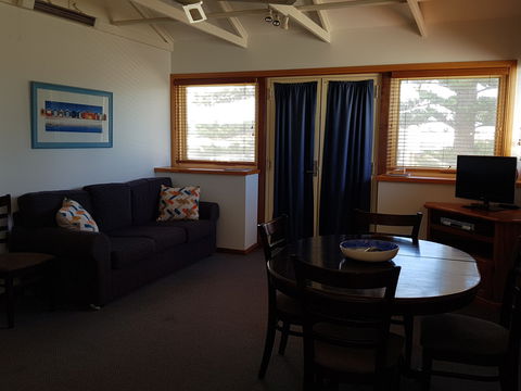 Blue Manna Waters – Apartment A - Darwin Tourism 0