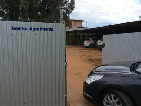 Bourke Apartments - Darwin Tourism 1
