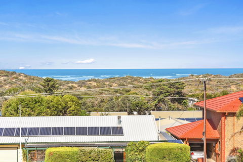 Breezes - Underwood Avenue Goolwa Beach - Darwin Tourism 1