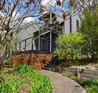 Cloudsong Chalets - Darwin Tourism