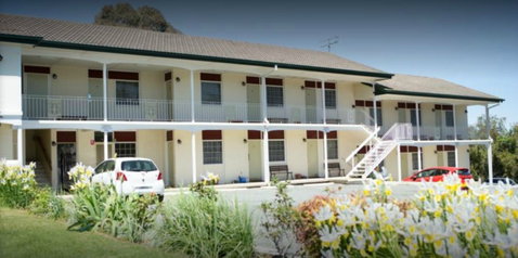 Colonial Lodge Motor Inn - Darwin Tourism 0