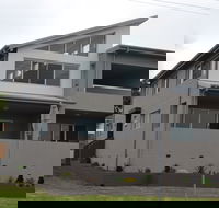 Cowries Harbourside Shellharbour Village - Darwin Tourism