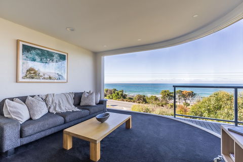 Dlux + Escape @ 83 Great Ocean Road Apartments Lorne - Darwin Tourism 0