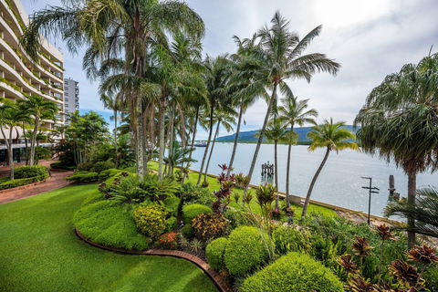 Hilton Cairns - Darwin Tourism 1