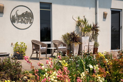 La Maison Du Vigneron B&B & Special Ocassion Dining - Darwin Tourism 2